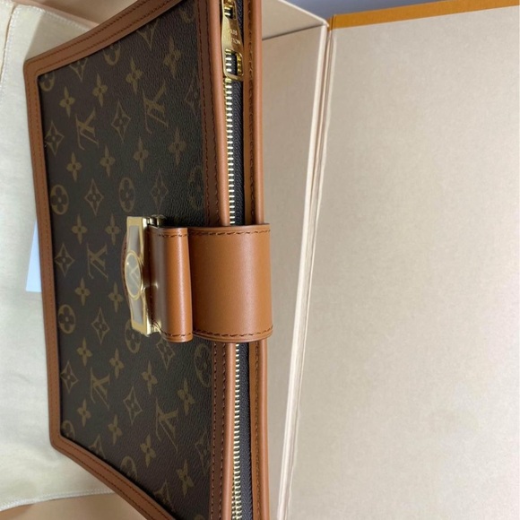 Limited Edition Monogram Giant Reverse Toiletry 26 - Picture 5 of 8